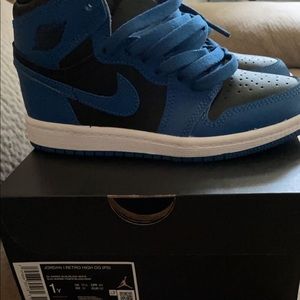 Little boy Jordan retro 1s preschool size